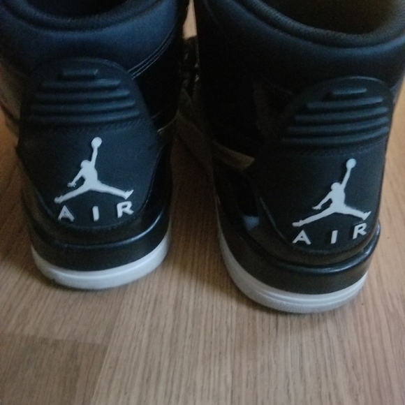 Specially made Jordan Legacies * - Picture 2 of 3